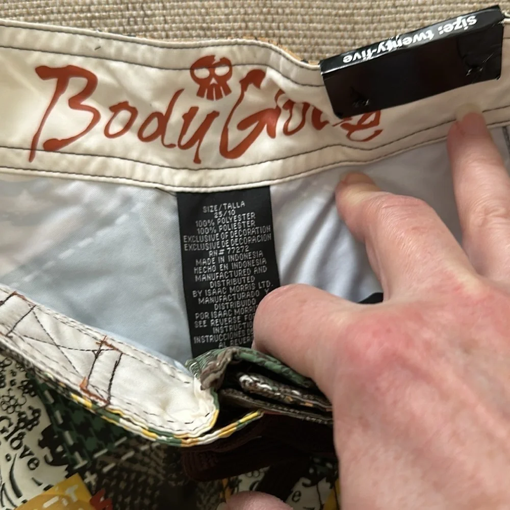 Body Glove Boys Board Shorts Pocket Size 10/25 inch waist Skull Design